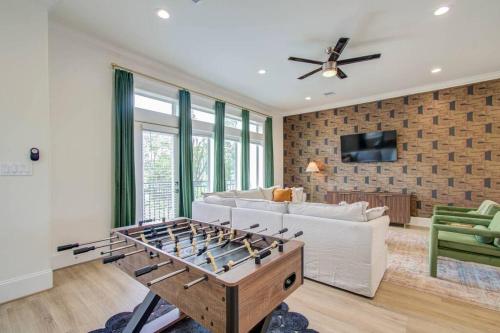 Luxurious 3BD - Rooftop Movie - Downtown - Foosball in Houston, USA