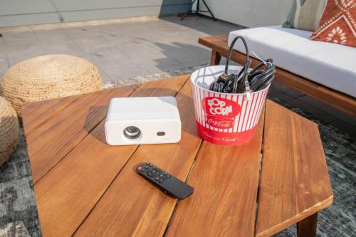 Luxurious 3BD - Rooftop Movie - Downtown - Foosball in Houston, USA
