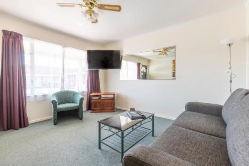 Deluxe Suite with Spa Bath room in ASURE PRINCE motor lodge
