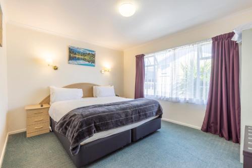One-Bedroom Apartment with Spa Bath image 8