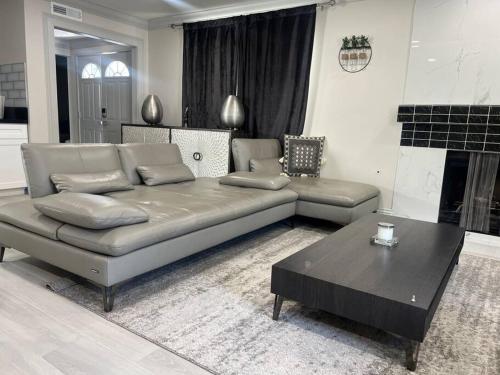 Like 5 Stars Hotel in Lawndale, USA