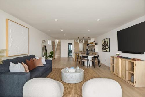 Noir Malibu Beach by Stay Awhile Villas in Malibu, USA