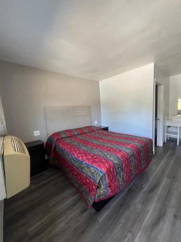1 queen bed