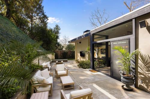 Villa Aman by Stay Awhile in Los Angeles, USA