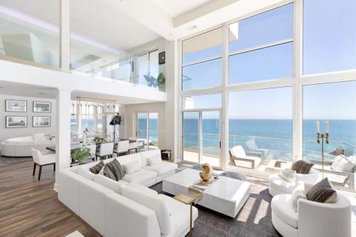 Villa Bahia by Stay Awhile Villas in Malibu, USA