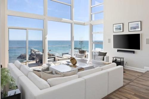 Villa Bahia by Stay Awhile Villas in Malibu, USA
