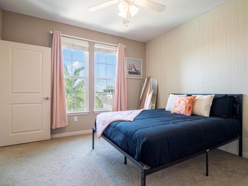 Chic spacious 2BA 2BR with views of pool in Orlando, USA