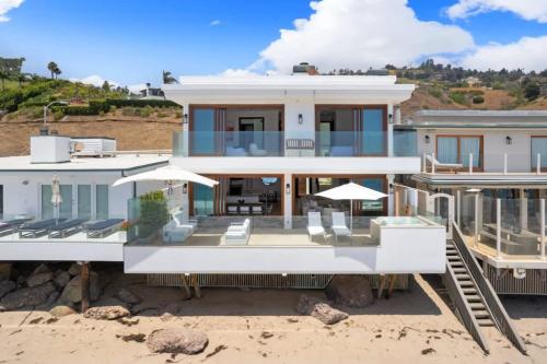 The Carbon by Stay Awhile Villas in Malibu, USA
