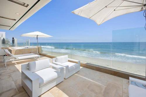 The Carbon by Stay Awhile Villas in Malibu, USA