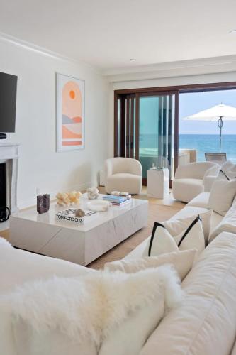 The Carbon by Stay Awhile Villas in Malibu, USA