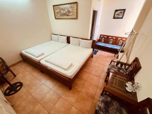 King Room with Two King Beds image 3