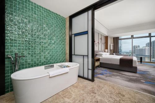 room detail thumbnail 2