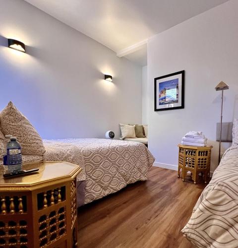 Hotel le Coach Room Type - Double Room with Extra Bed