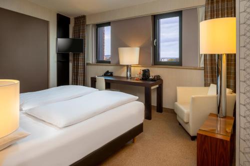 Movenpick Hotel Hamburg Room Type - Classic Queen Bed