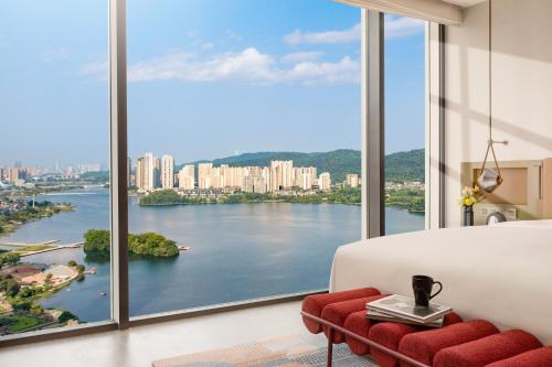 Premium Room image 8