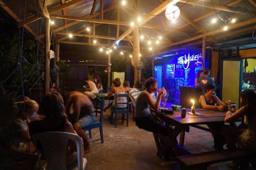 Jagatud salong / TV-ala, Hostal Camping La Y Griega in Bocas del Toro