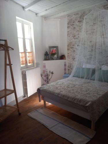 La maison aux livres in Saint-Avit