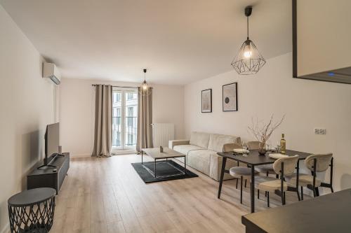 Grzegórzki Apt - Balcony, AC, Shops&Tram nearby - by Rentujemy, Cracovia (foto 10)