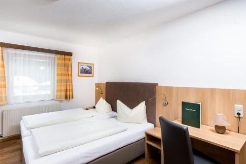 1 queen bed