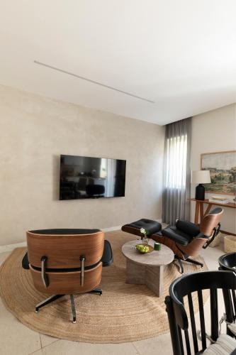 The J - Luxury Apartments By Localz