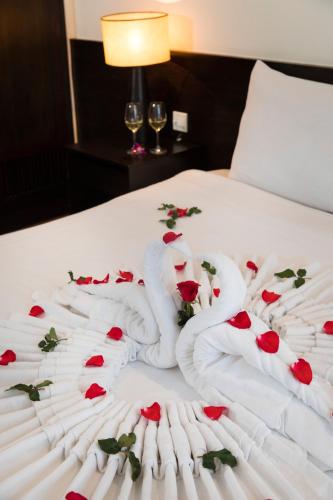 Deluxe Double or Twin Room image 10
