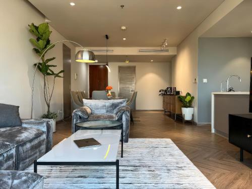 Two-Bedroom Deluxe Apartment image 6