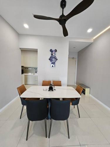 3BR The Luxurie at Paradigm Mall Residences 3BR The Luxurie at Paradigm Mall Residences