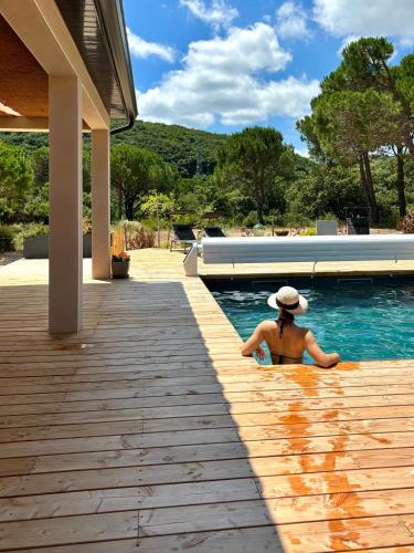 Úszómedence, Villa MOUREZEVA in Moureze