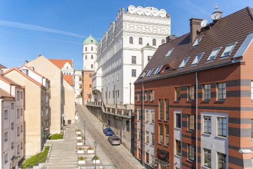 Park Apartment Old Town by Noclegi Renters - image 2