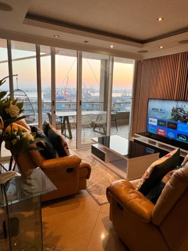 Accommodation Front - Extravagant 4 Sleeper Penthouse with Stunning Views
