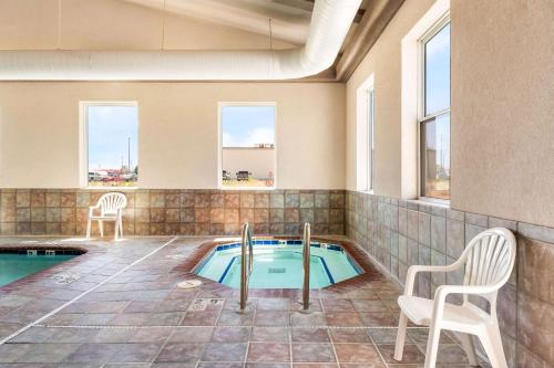 泳池, Comfort Inn & Suites Riverton in 里弗頓