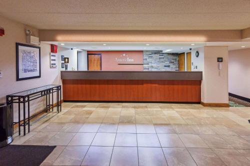 AmericInn by Wyndham Omaha - image 12
