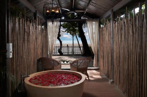 LaRiSa Resort, Morjim