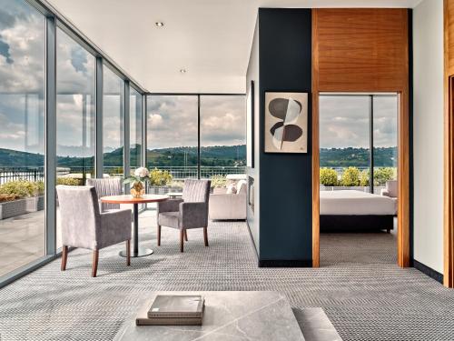 Heron Live Hotel Marina & SPA in โนวี ซองช์