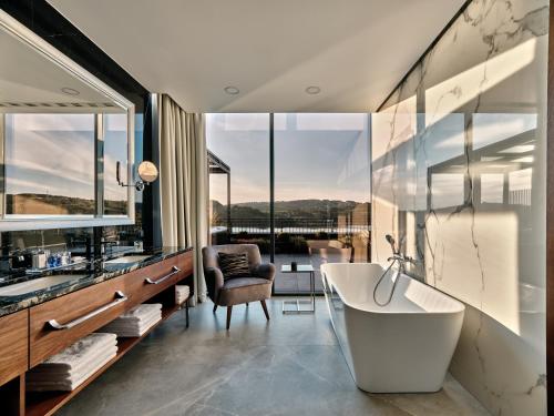 Heron Live Hotel Marina & SPA in โนวี ซองช์