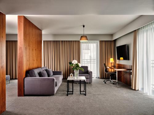 Suite with Lake View