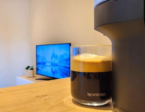 Essen und Erfrischungen, Modern Studio Apartment in Cashel in Cashel