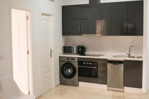 One-Bedroom Apartment image 2
