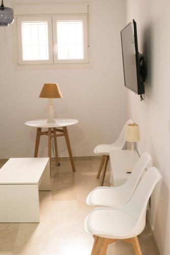 One-Bedroom Apartment image 1