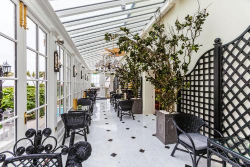 Bar/ Salón, The Old Government House Hotel y Spa (The Old Government House Hotel and Spa) in Saint Peter Port