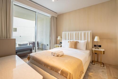 Exclusive 2BR in Five Palm Jumeirah - Beach Access - image 2