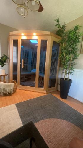 Cozy 4bedroom Cottage with hotub/suana in Dundalk, USA