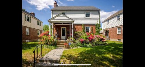 Cozy 4bedroom Cottage with hotub/suana in Dundalk, USA