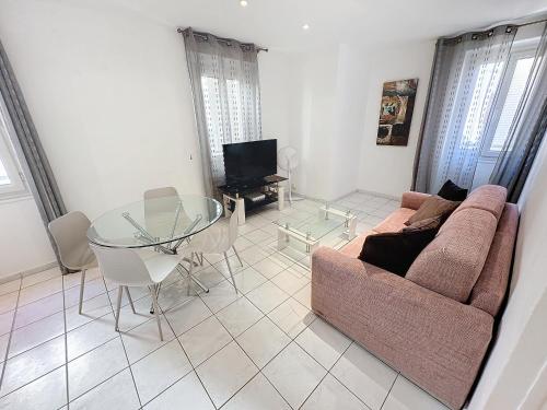 Central 1 bedroom Riouffe 206 2 mins from Palais