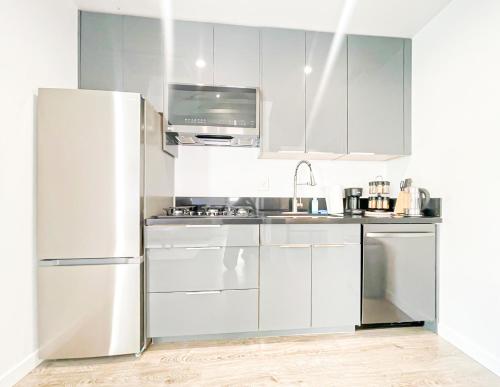 Tranquil 1 Bedroom Retreat near LAX -SH4-WW in Los Angeles, USA
