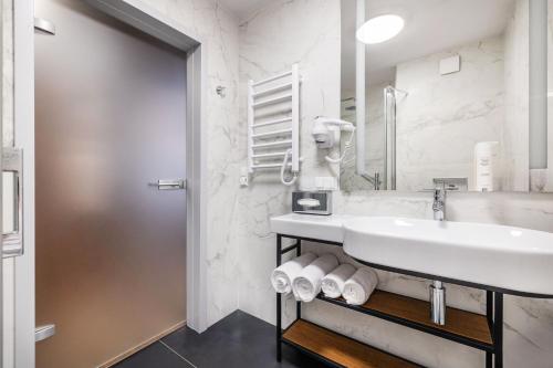Twin Room with City View