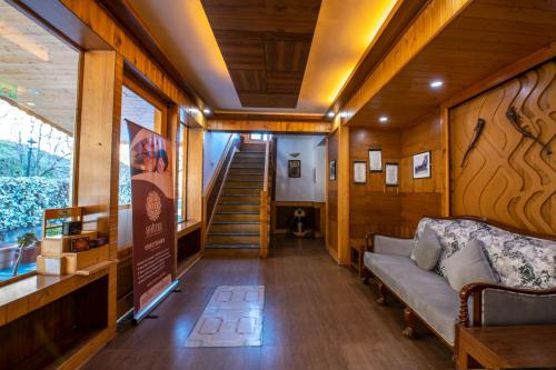 Előcsarnok, Vivaan-The Sunrise Resort in Simsa Falu