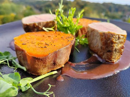 Hotel Rajská zahrada - image 2