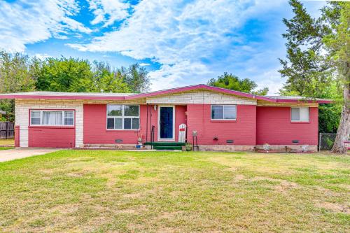 Convenient Family Home Less Than 3 Mi to Fort Sill! in Lawton, USA