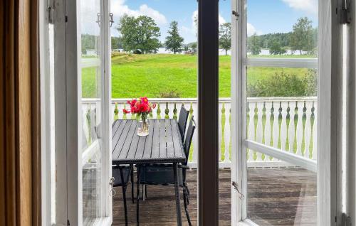 Skats, Awesome Home In Ambjornarp in Ambjornarp